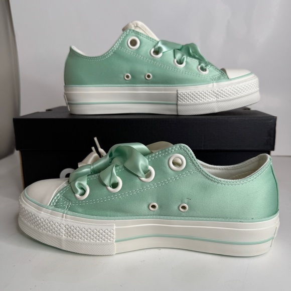 Chuck Taylor Converse Women Sz 7 Aloe Green Matte All Star Lift Platform shoe - Picture 2 of 10